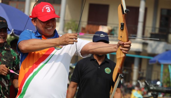 Lepas Anak Panah, Tri Adhianto Buka Turnamen Panahan