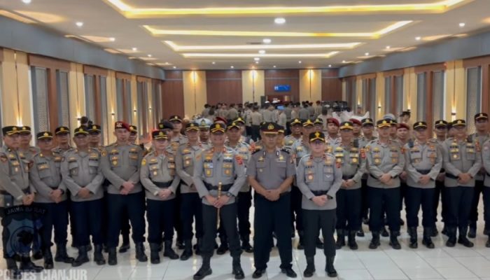 Penghargaan atas Dedikasi, Personel Polres Cianjur Naik Pangkat di Upacara Korps Raport