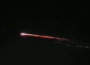 Langit Utara Jawa Dihiasi Cahaya Misterius, Warga Geger Diduga Meteor Melintas