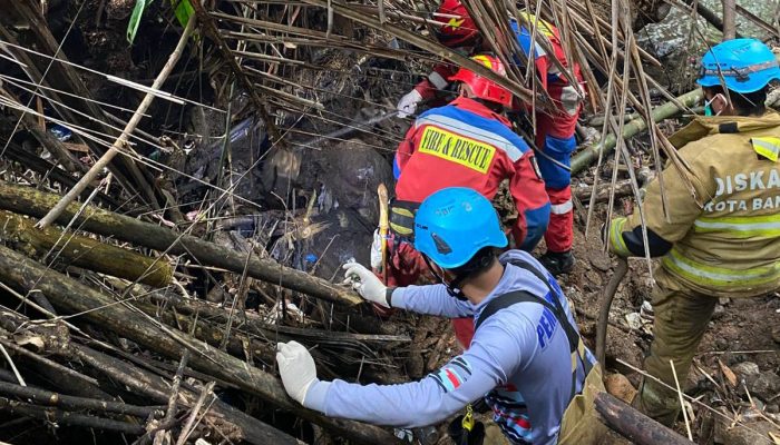 Evakuasi Jenazah Perempuan di Ledeng Bandung Terkendala Medan Curam