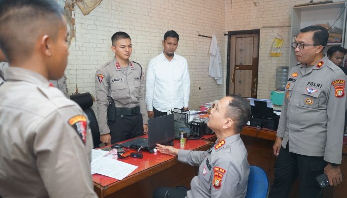 KA SPN Polda Metro Jaya Lakukan Asistensi dan Pengecekan Siswa Latja di Polsek Ciputat Timur