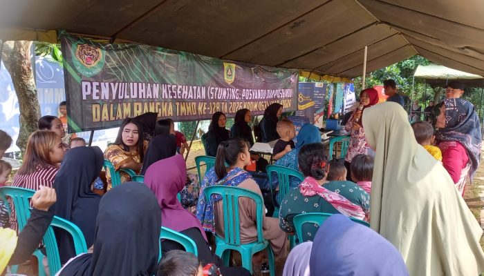 Kodim 0621/Kab.Bogor TMMD ke 128 Warga Desa Banyuasin Antusias, Serbu Penyuluhan Kesehatan Terpadu