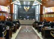 Rapat Paripurna DPRD Indramayu Bahas Pandangan Umum Fraksi Atas dua Raperda
