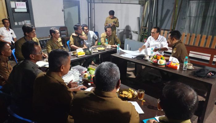 Genjot Produksi Getah Pinus, Dirkom dan Kadivre Jateng Pimpin Evaluasi Kinerja KPH Banyumas Barat