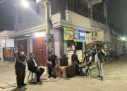 Anggota Reskrim Polsek Legok Sambangi Pos Siskamling, Perkuat Kamtibmas di Lingkungan Warga