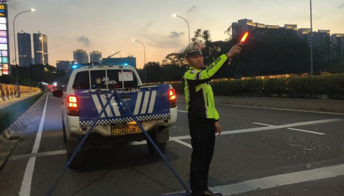 Satlantas Polres Tangerang Selatan Gelar Penyisiran Ranjau Paku Demi Keselamatan Pengguna Jalan