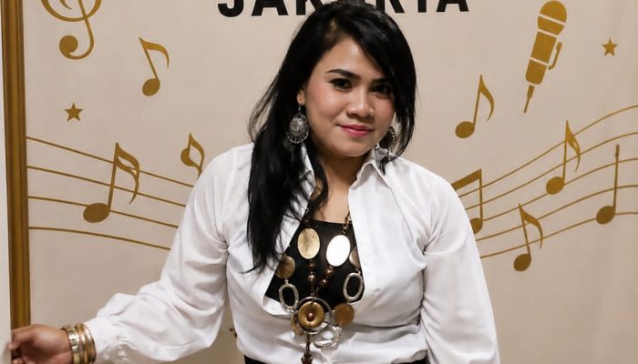 Ade Rosmalawati Djamhur (Adela Djamhur): Perjalanan Panjang Musisi dan Pengusaha Musik Pendiri ACME Jakarta