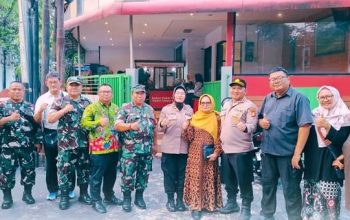 Kapolsek Metro Kebayoran Baru Menyapa dan Berinteraksi Langsung Dengan Warga