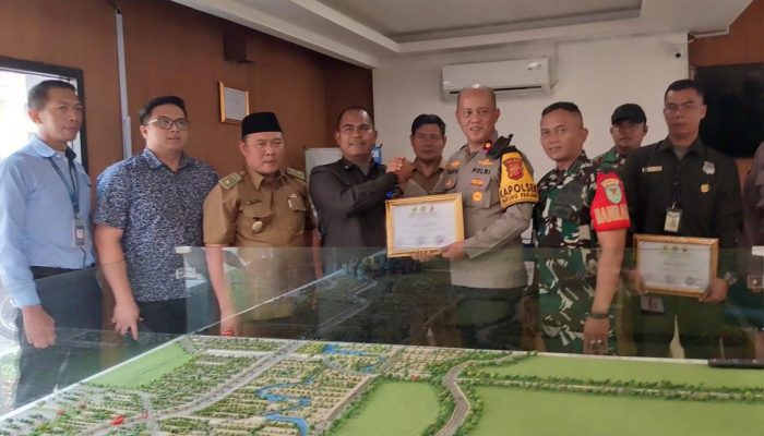 Sinergi Jaga Kamtibmas: Gagalkan Curanmor, Dua Satpam Millenium City Raih Penghargaan dari Forkopimcam Parungpanjang