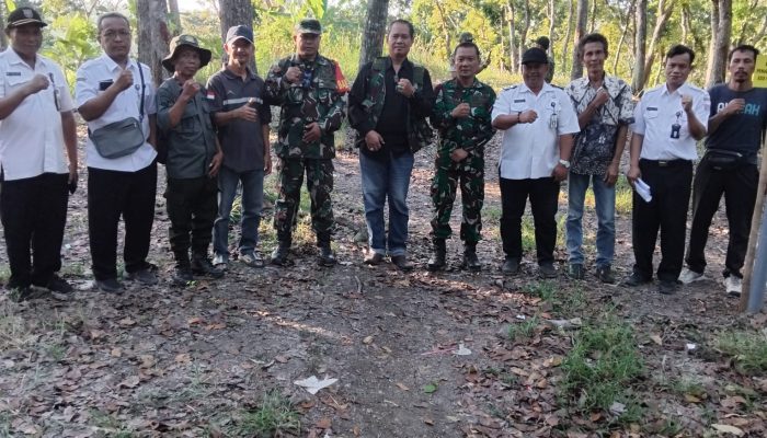 Perkuat Sinergitas, Pemasangan Patok Batas KDKMP Desa Brebeg Berjalan Aman dan Lancar