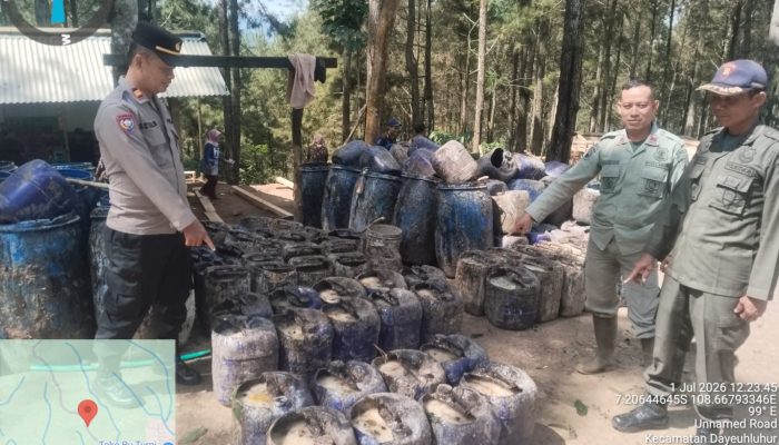 Amankan Aset Perusahaan, Perhutani KPH Banyumas Barat Perketat Pengawalan Produksi Getah Pinus Hingga ke Pabrik