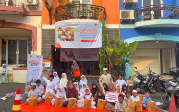 Milad ke-28 Rumah Zakat, Bingkisan Muharram Hadirkan Kebahagiaan bagi 30 Anak Yatim dan Dhuafa
