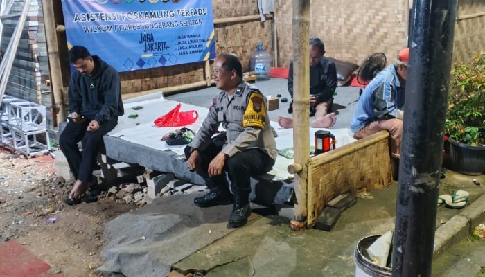 Jaga Jakarta On The Spot: Bhabinkamtibmas Pakujaya Cek Poskamling Terpadu, Perkuat Sinergi Warga Jaga Kamtibmas