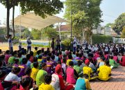 Polisi Masuk Sekolah! Bhabinkamtibmas Curug Kulon Bekali Siswa Baru SMPN 4 Curug Soal Anti-Bullying hingga Keselamatan Berlalu Lintas