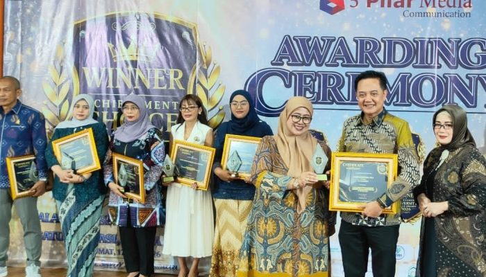 Direktur Al-Azhar BSD Raih Penghargaan Best Director 2026 dari 5 Pilar Media