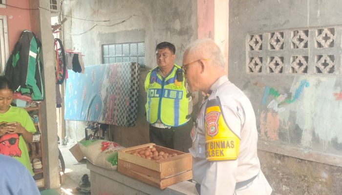 Polsek Cisauk Takziah ke Rumah Duka Korban Tenggelam di Sungai Cisadane, Sampaikan Belasungkawa dan Bantuan Sosial