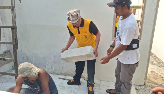 Program Bedah Rumah Kemerdekaan Polsek Kelapa Dua, Wujudkan Kepedulian Polri untuk Masyarakat