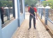 Wujud Kepedulian Polri, Satbrimob Polda Kaltara Bersihkan Masjid Ar Rahim di Sebatik