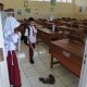 Peserta Didik Kelas III C SDN Perumnas BP Melaksanakan Jadwal Piket Membersihkan Ruang Kelas